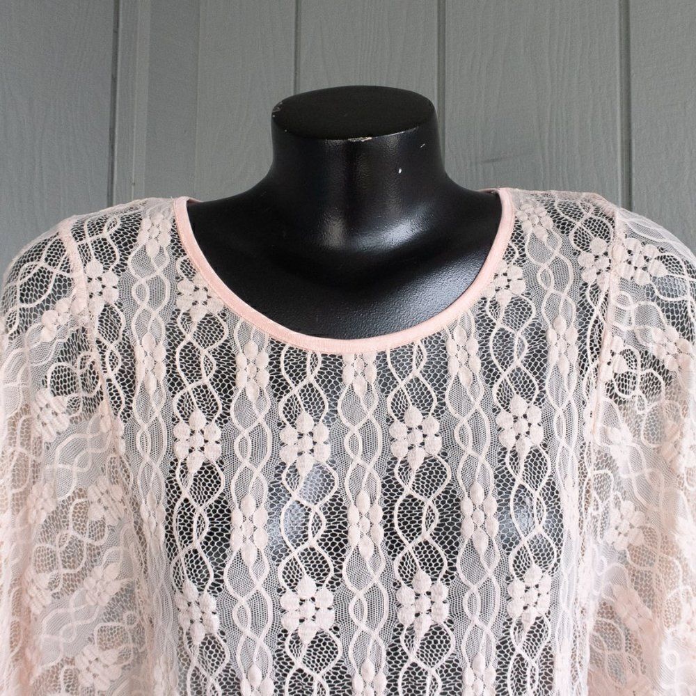 Pretty Good Lace Top - Picture 4 of 9